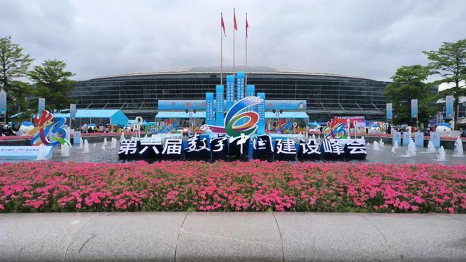 花园的摆设布局中度可信度描述已自动生成